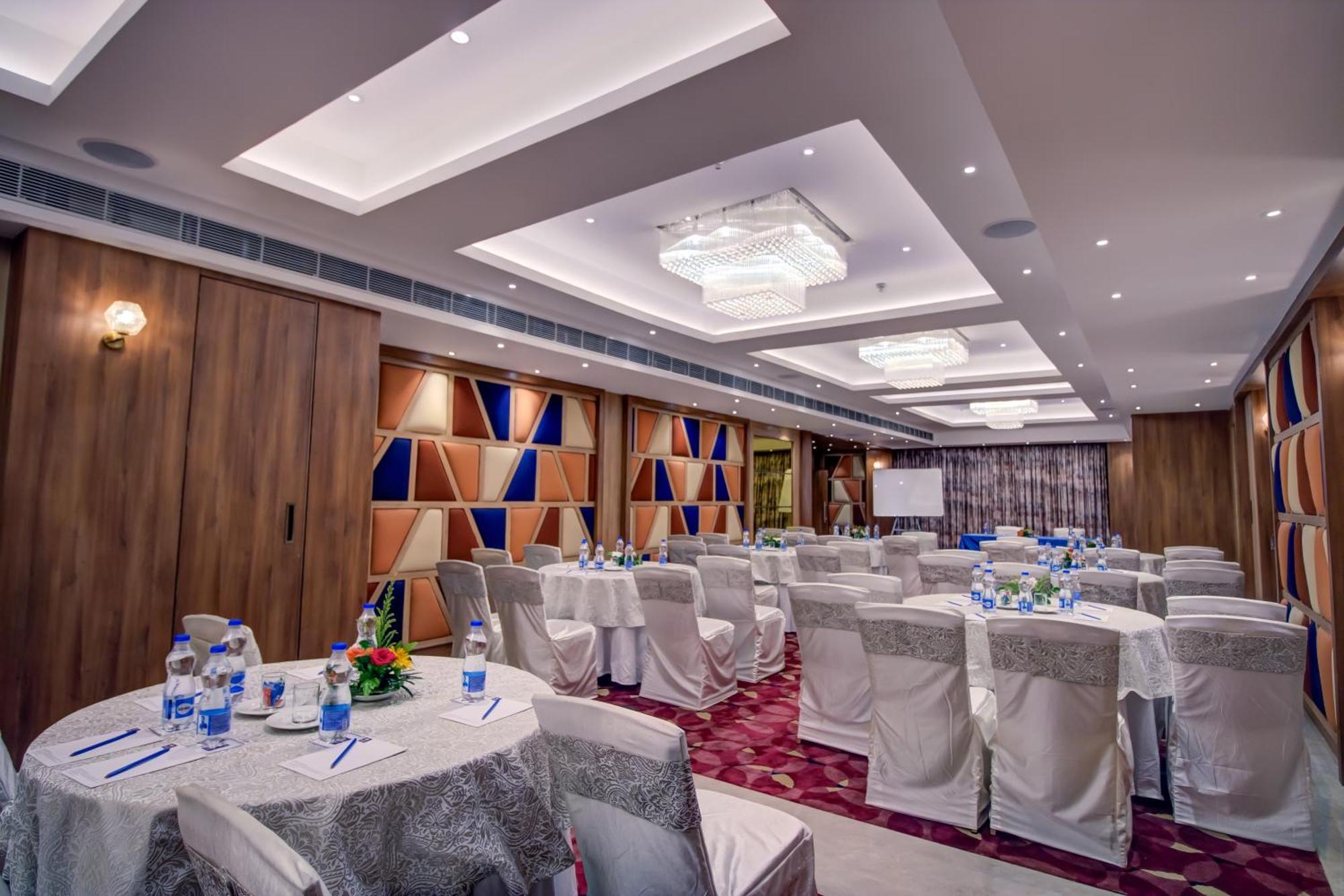 Cozzet Victoria Hotel Bhuvanesvar Kültér fotó