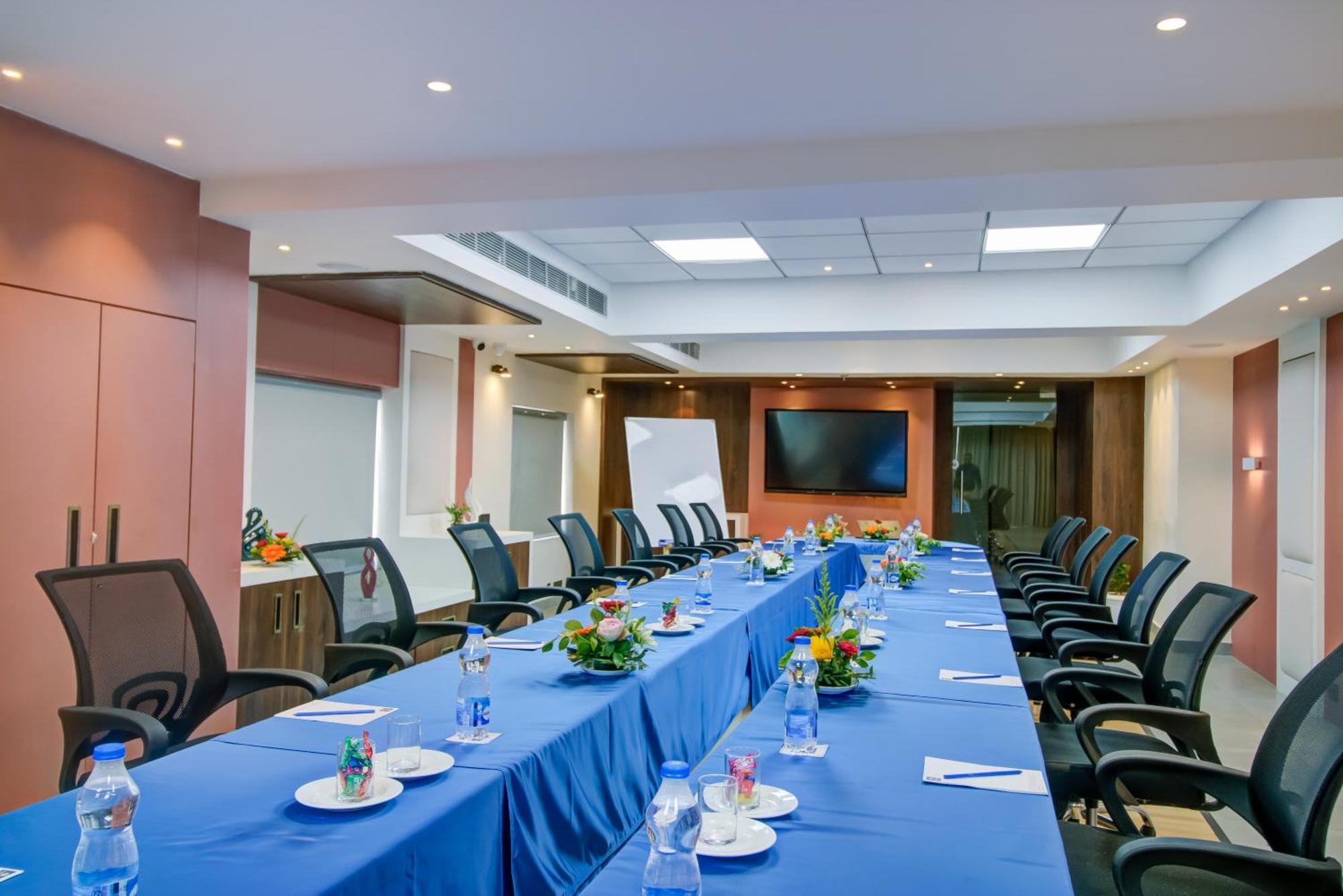 Cozzet Victoria Hotel Bhuvanesvar Kültér fotó