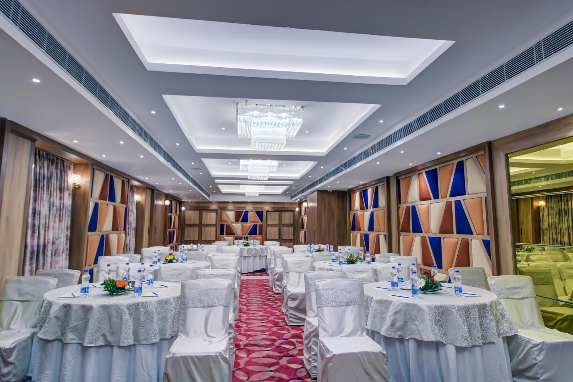 Cozzet Victoria Hotel Bhuvanesvar Kültér fotó